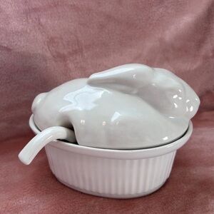 Calif Pottery USA White Nesting Rabbit Casserole Gravy Tureen Lid Down Oval Dish